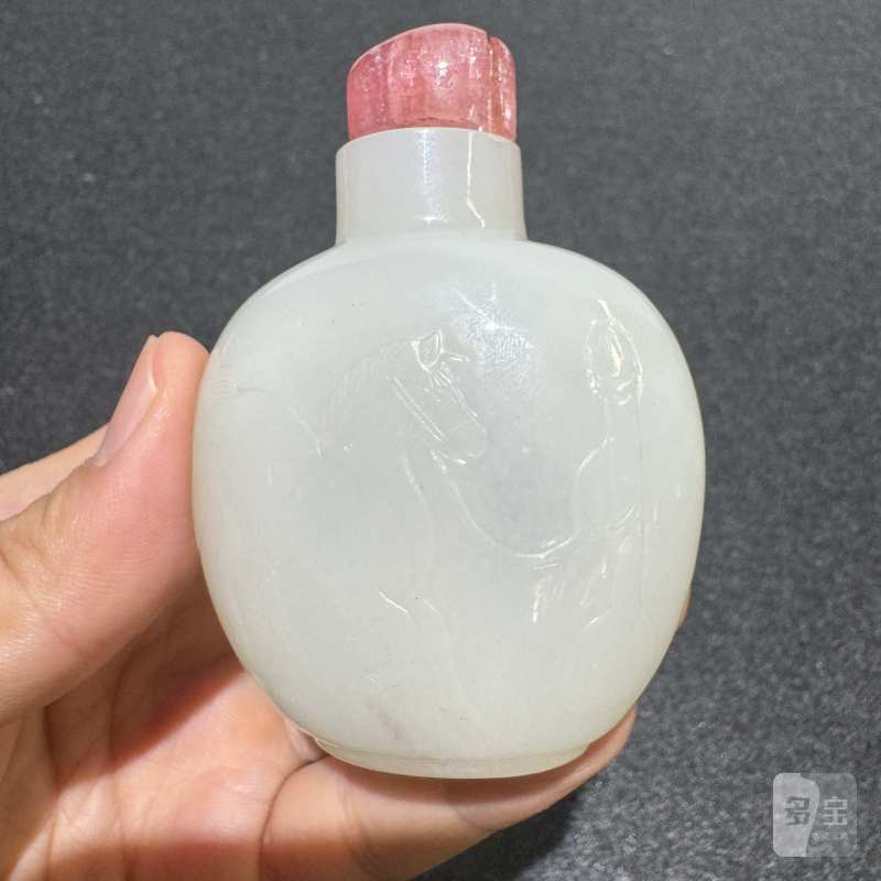 清 白玉双骏图烟壶 - 图4
